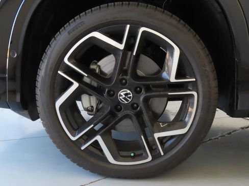 New 2026 Volkswagen Tiguan SEL R-Line image 29