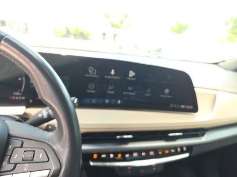 Used 2024 Cadillac XT4 Luxury FWD image 6