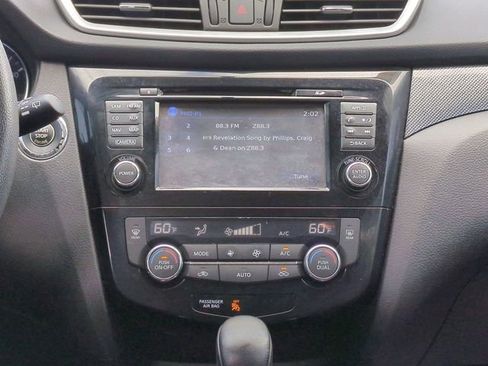 Used 2016 Nissan Rogue SL w/ SL Premium Package image 18