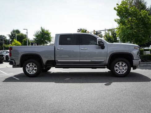 Used 2024 Chevrolet Silverado 2500 High Country w/ High Country Premium Package AWD/4WD image 11