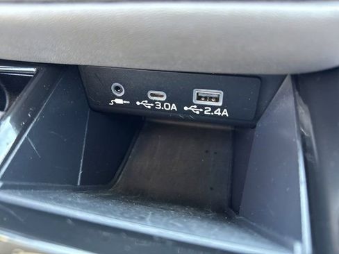 Used 2025 Subaru Legacy Premium image 17