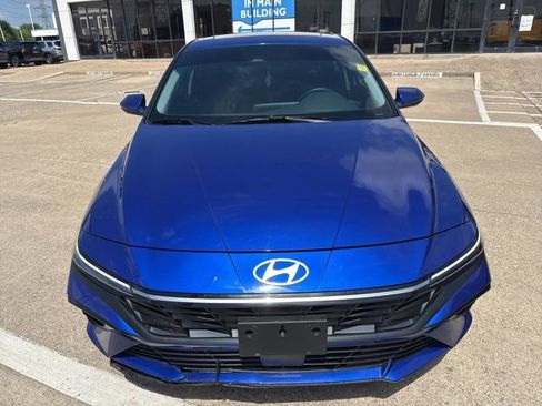 Used 2024 Hyundai Elantra SEL w/ Convenience Package FWD image 5