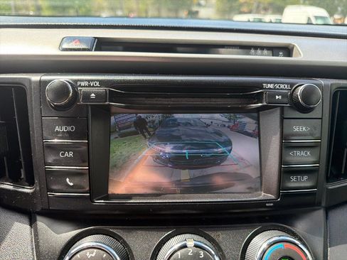 Used 2017 Toyota RAV4 LE w/ All Weather Liner Package AWD/4WD image 27
