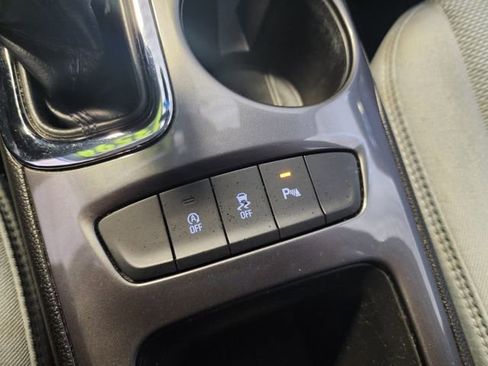 Certified 2019 Chevrolet Cruze LT w/ Sun And Sound Package image 28