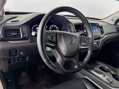 Certified 2025 Honda Ridgeline Sport image 8