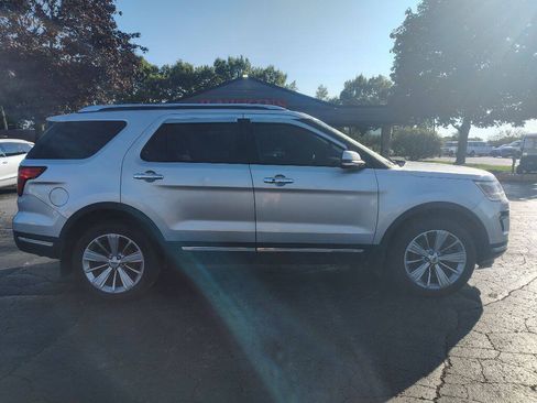 Used 2018 Ford Explorer Limited AWD/4WD image 2
