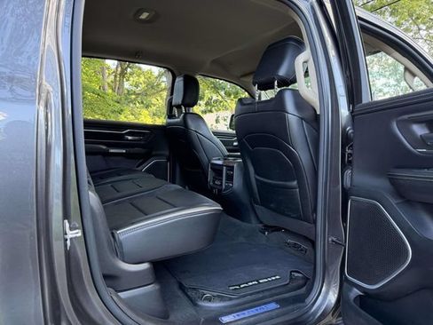 Used 2020 RAM 1500 Laramie AWD/4WD image 14