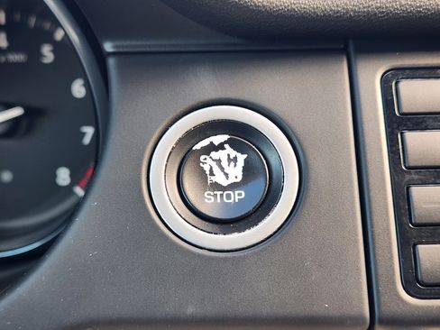 Used 2017 Land Rover Discovery Sport HSE Luxury image 18