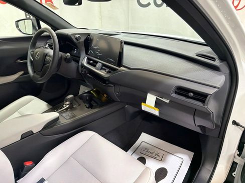 Used 2026 Lexus UX 300h AWD w/ Accessory Package (Z1) image 11