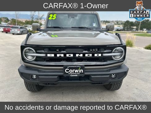 Used 2025 Ford Bronco Outer Banks AWD/4WD image 2