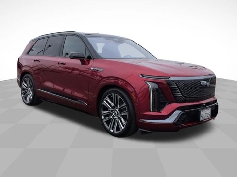 Used 2026 Cadillac Vistiq Luxury AWD/4WD image 3