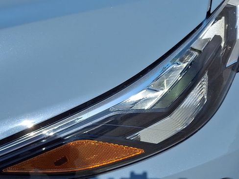 Certified 2024 Nissan Sentra SR FWD image 9