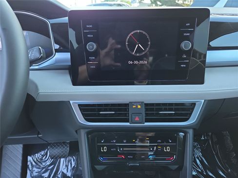 New 2026 Volkswagen Taos SE FWD image 21