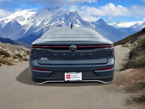 Used 2025 Toyota Crown Limited w/ Advanced Technology Package image 4