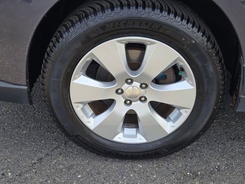 Used 2010 Subaru Outback 2.5i Limited AWD/4WD image 17