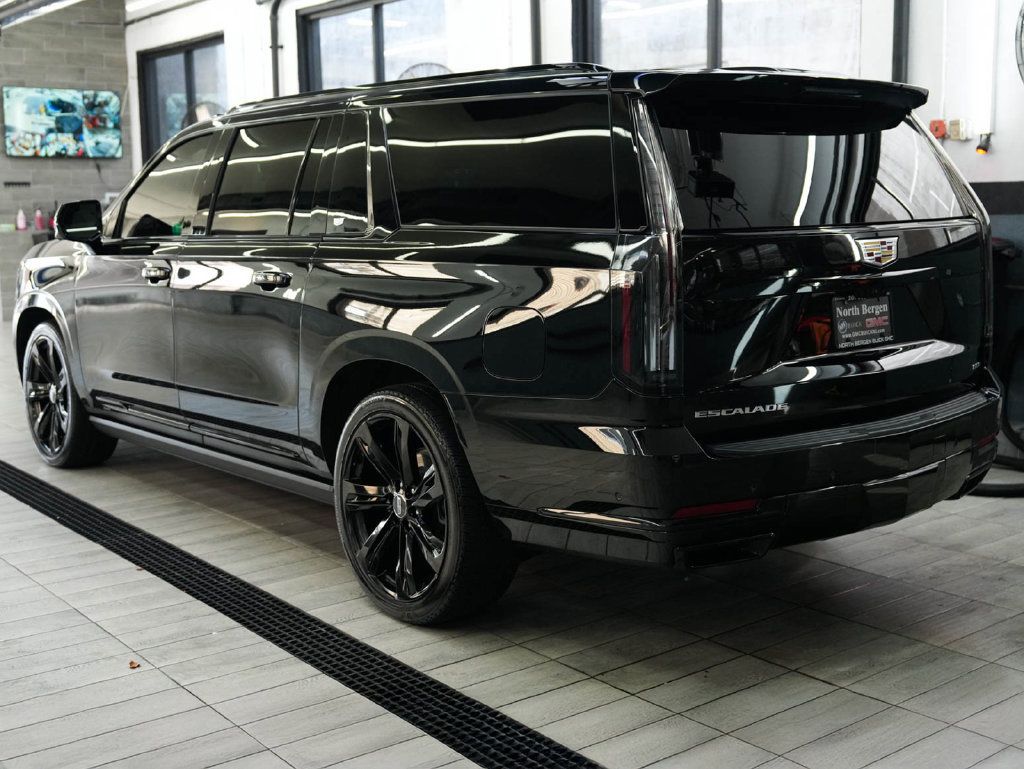 Used 2025 Cadillac Escalade ESV Sport Platinum AWD/4WD image 6