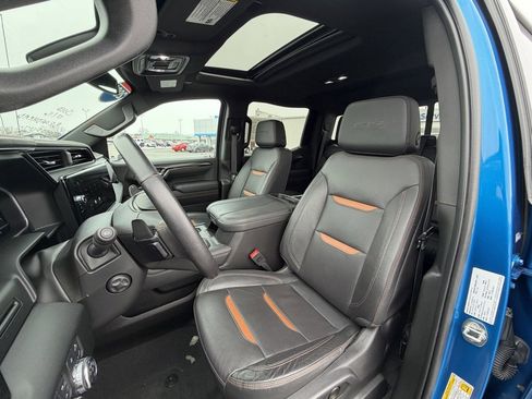 Used 2023 GMC Sierra 1500 AT4 w/ AT4 Preferred Package image 9