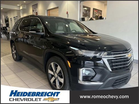 Certified 2023 Chevrolet Traverse LT w/ LT Premium Package image 1