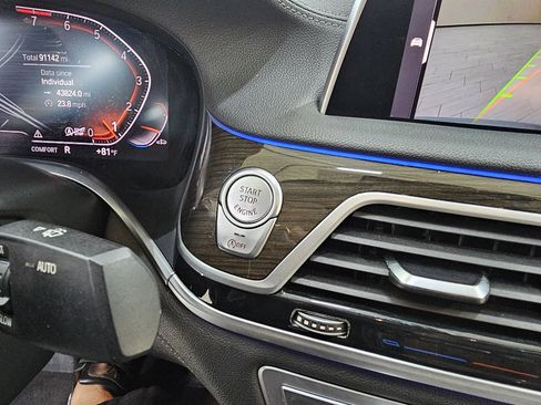 Used 2020 BMW 740i image 36