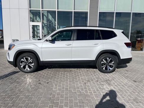 New 2026 Volkswagen Atlas SE image 2