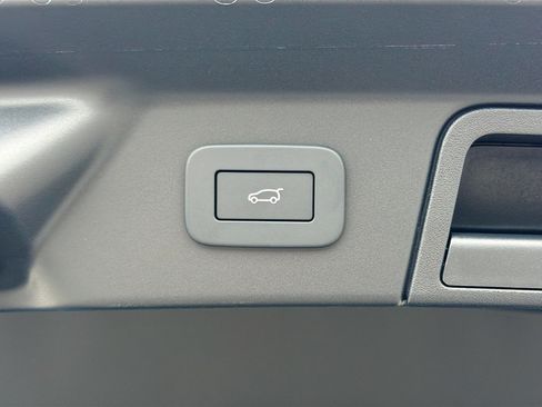 New 2026 Land Rover Range Rover Velar Belgravia AWD/4WD image 13