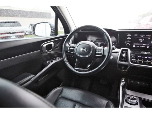 Used 2021 Kia Sorento EX image 12