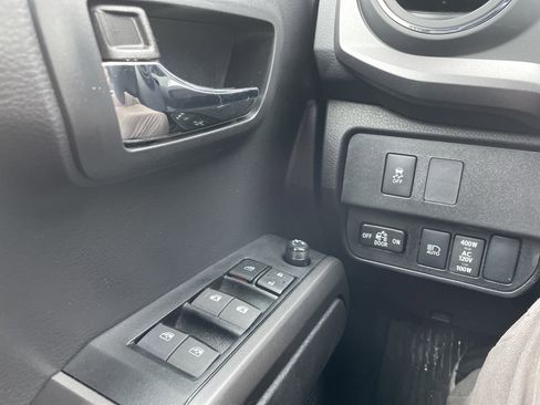 Used 2023 Toyota Tacoma TRD Off-Road image 23