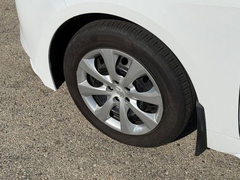 Used 2025 Toyota Corolla LE FWD image 10