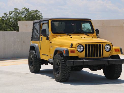 Used 2004 Jeep Wrangler X w/ Convenience Group AWD/4WD image 8