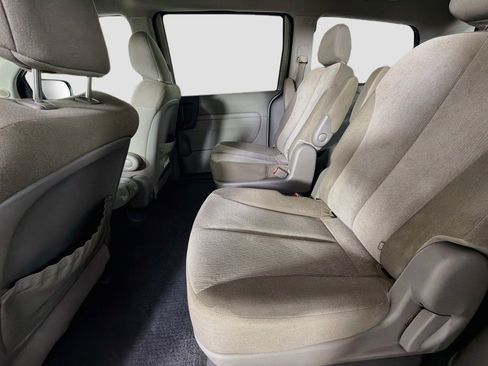 Used 2012 Kia Sedona LX w/ PWR Pkg FWD image 24