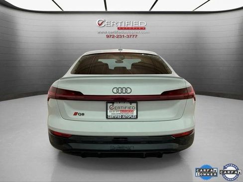 Used 2024 Audi Q8 e-tron Premium image 5