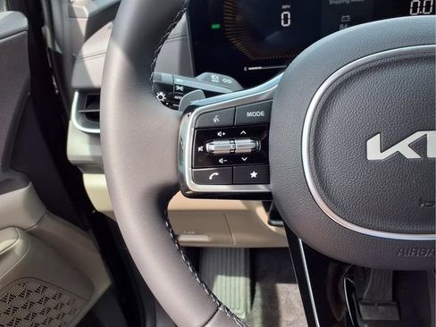 New 2026 Kia Carnival EX FWD image 9