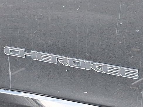 Used 2019 Jeep Cherokee High Altitude image 30