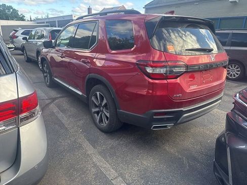 Used 2023 Honda Pilot Elite image 2