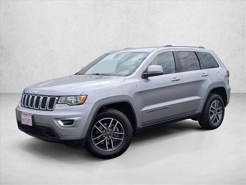 Used 2020 Jeep Grand Cherokee Laredo w/ Quick Order Package 2BN North AWD/4WD image 2