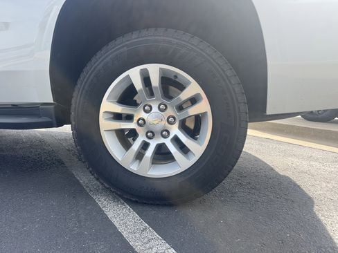 Used 2018 Chevrolet Tahoe LT w/ Luxury Package image 7