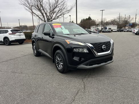 Certified 2023 Nissan Rogue S image 4