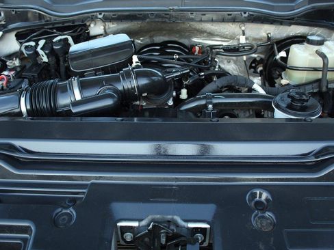 Used 2022 Ford F250 XL w/ Power Equipment Group AWD/4WD image 32