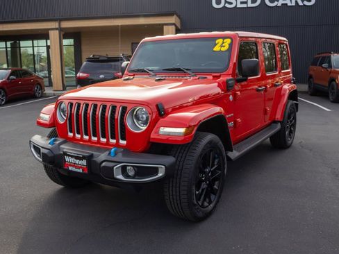 Used 2023 Jeep Wrangler Unlimited Sahara w/ Cold Weather Group AWD/4WD image 3