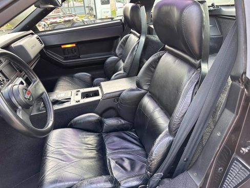 Used 1989 Chevrolet Corvette Coupe RWD image 2