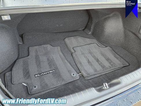 Used 2025 Hyundai Elantra SE image 13