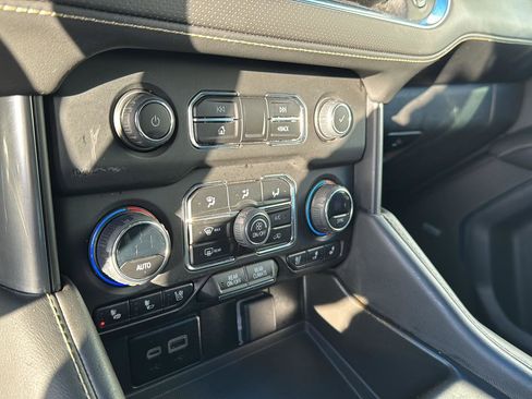 Used 2023 Chevrolet Tahoe Premier image 25