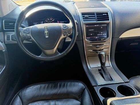 Used 2013 Lincoln MKX AWD image 9
