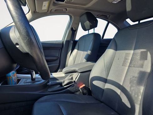 Used 2017 BMW 320i Sedan image 9