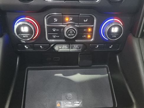 Used 2023 Chevrolet Tahoe LT w/ Luxury Package image 32