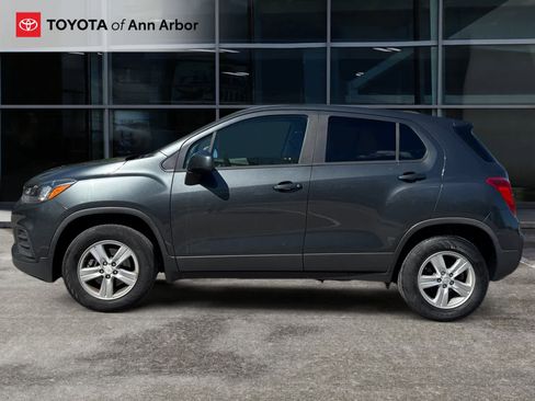 Used 2020 Chevrolet Trax LS w/ Tint and Cruise Package AWD/4WD image 8