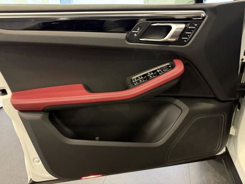 Certified 2023 Porsche Macan S AWD/4WD image 15