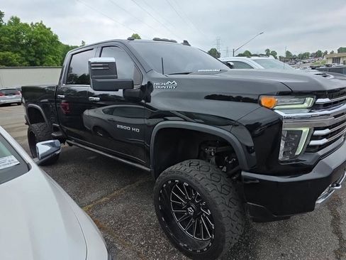 Used 2022 Chevrolet Silverado 2500 High Country w/ LPO, Hitch Package AWD/4WD image 4
