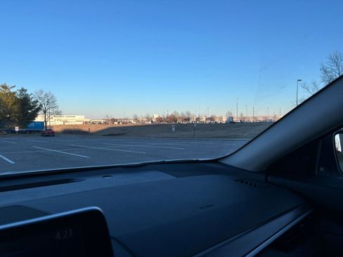 Used 2025 Nissan Altima 2.5 SV image 34