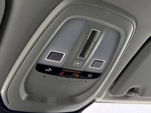 Used 2023 Volvo XC60 B5 Plus image 34